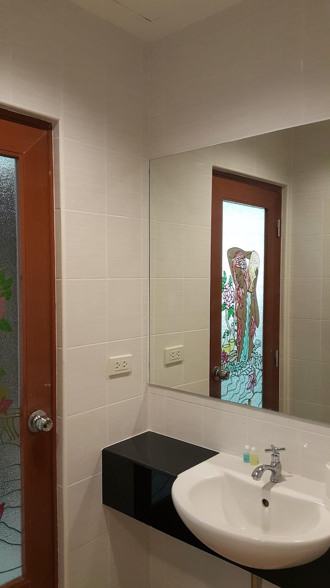 B Space Residence Nong Prue Dış mekan fotoğraf