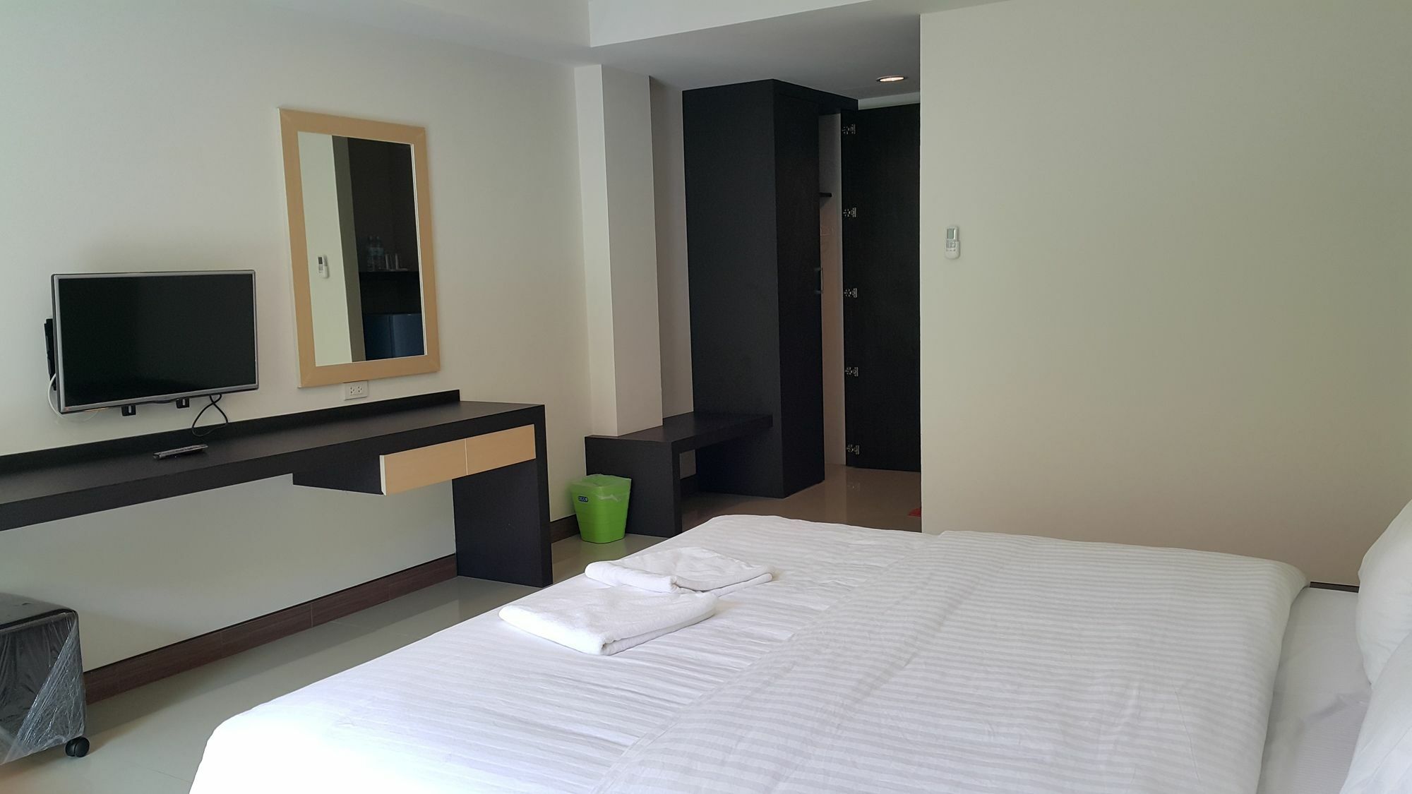 B Space Residence Nong Prue Dış mekan fotoğraf
